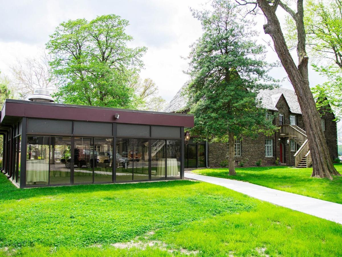 The Manor On Front Bed & Breakfast Harrisburg